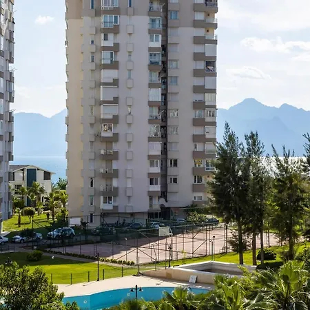 Large Duplex With Sea View Antália