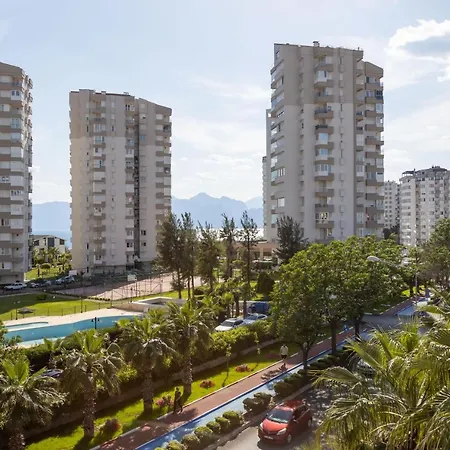 Lejlighed Large Duplex With Sea View