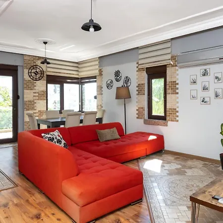 Large Duplex With Sea View אנטליה