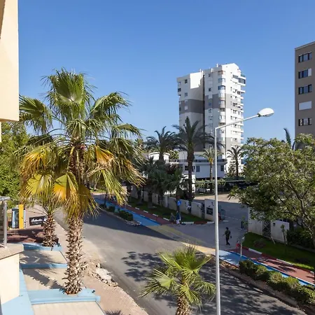 Large Duplex With Sea View 아파트