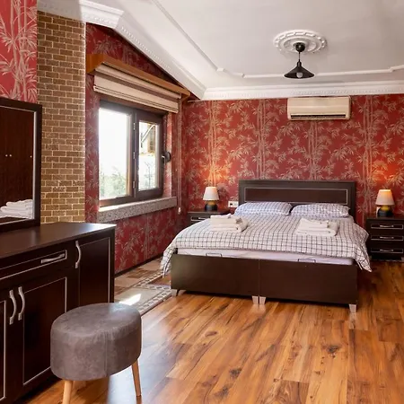 Large Duplex With Sea View Antália