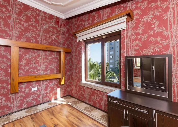 Large Duplex With Sea View דירה *