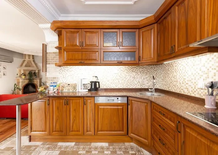 Large Duplex With Sea View אנטליה